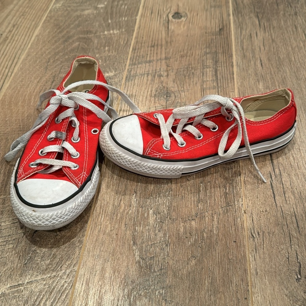Converse Kid’s Red Sneakers Youth Size 1